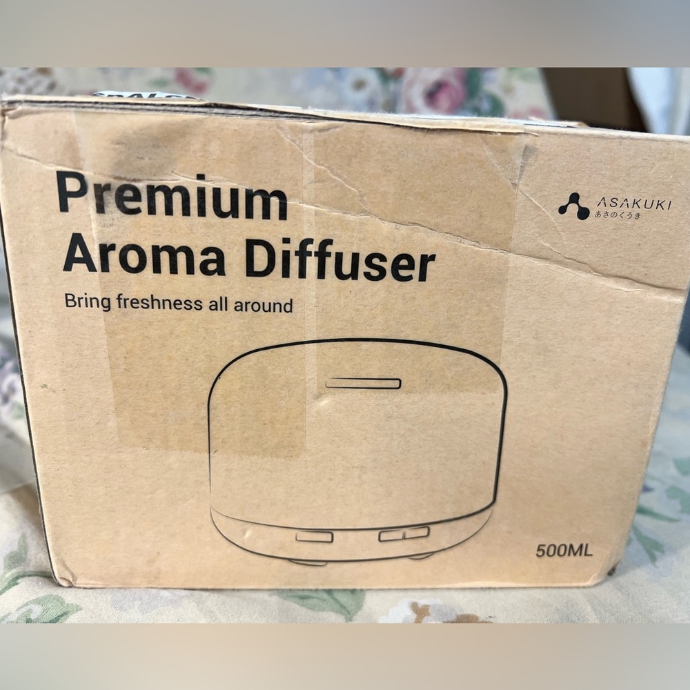 White Aroma Diffuser - Picture 2 of 12